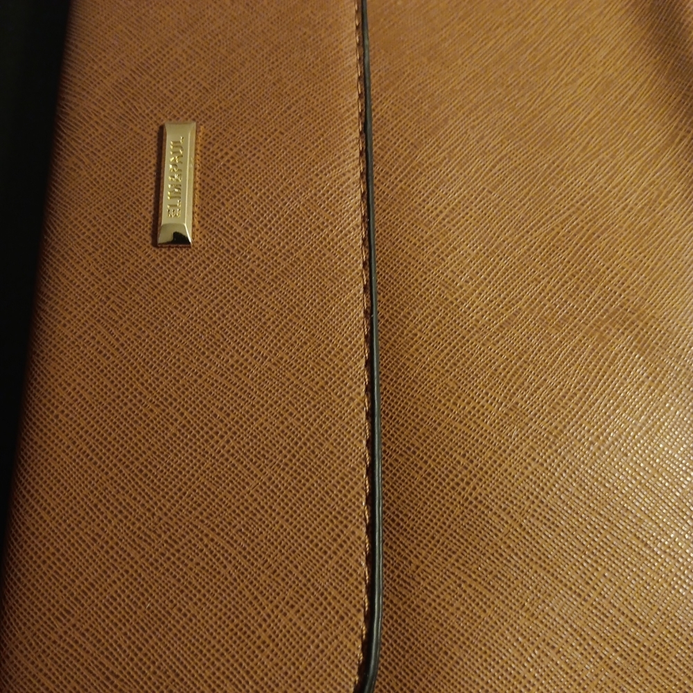 GORGEOUS NEW Elim & Paul Genuine Leather Tan 10" Wristlet.